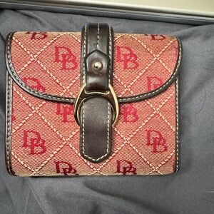 Dooney & Bourke